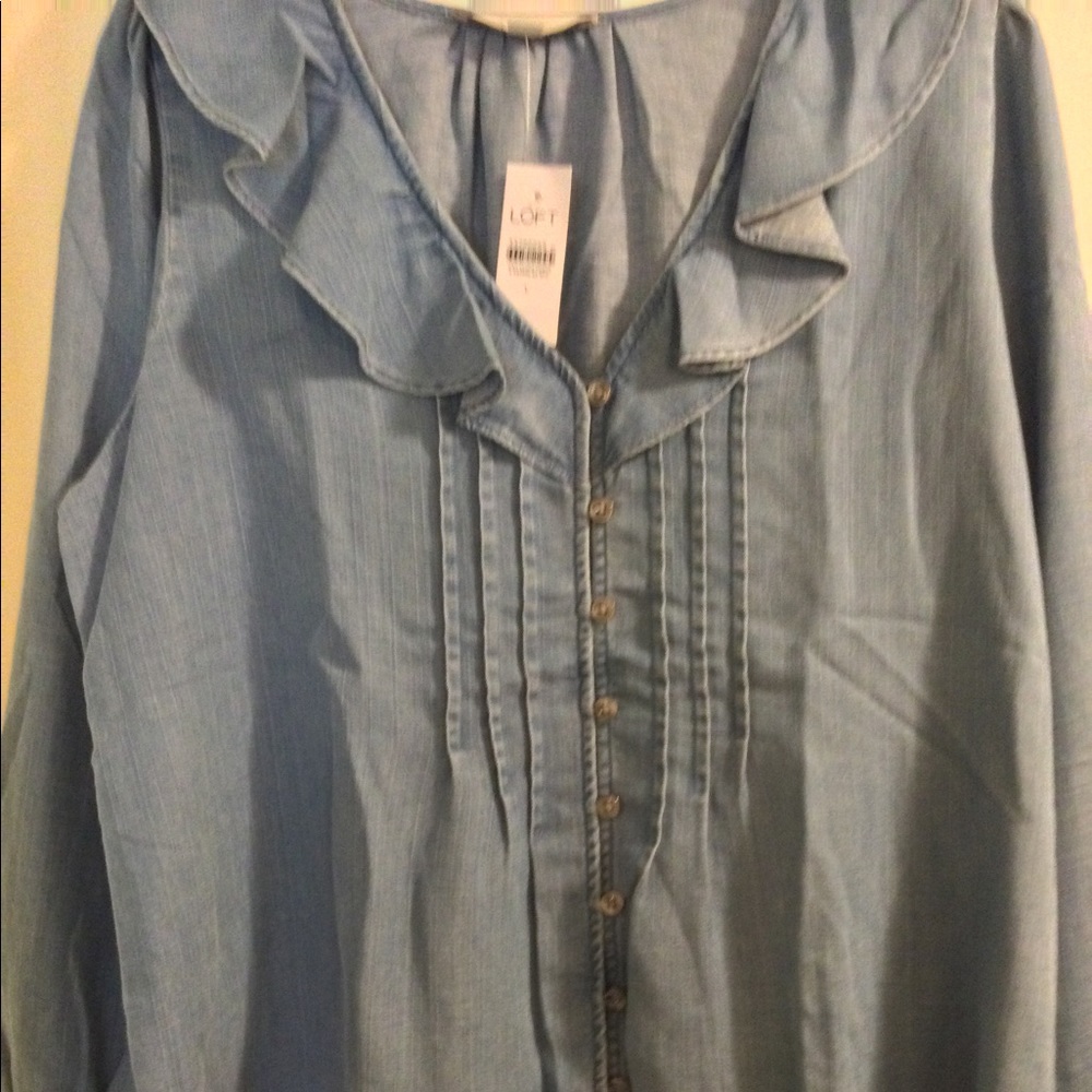 New Loft chambray ruffled top